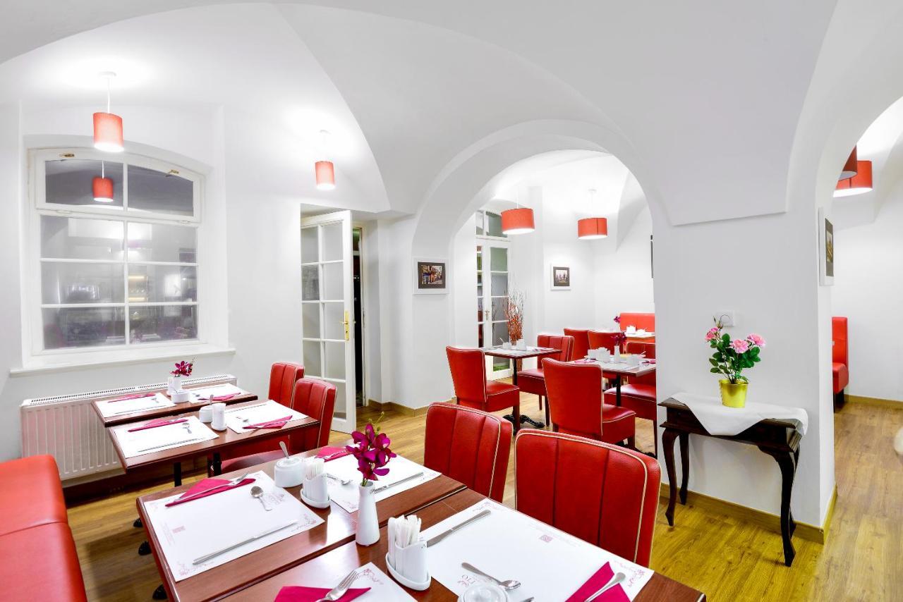 Hotel Residence Bijou De Praha Bagian luar foto