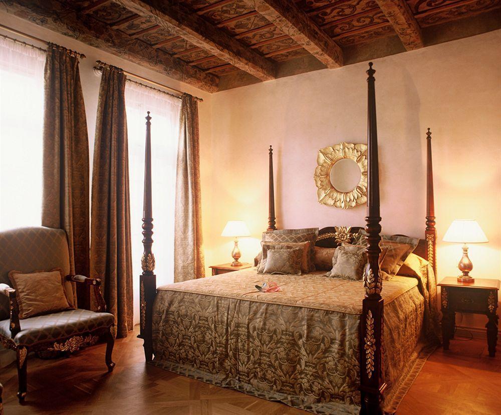 Hotel Residence Bijou De Praha Bagian luar foto